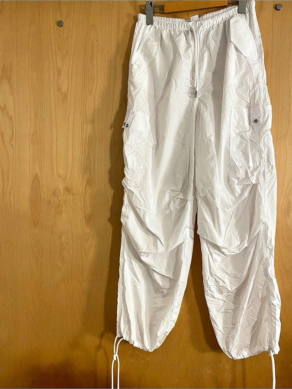 H&M Divided White Parachute Cargo Pants Drawstring Waist and Ankles Size XXS Lik